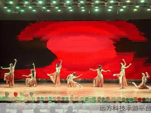 铜铜铜锵锵锵锵锵青青草：1. 铜锣声中舞动青春，青青草畔的梦想绽放