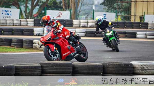 铁笼摩托车，挑战极限，驰骋赛道的狂野之旅