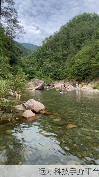 黄龙直捣溪水潺潺指的是什么：1. 黄龙探秘：溪水潺潺的灵动之旅