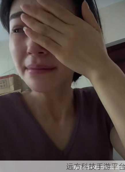 从后面抱着妈妈突然脸一红