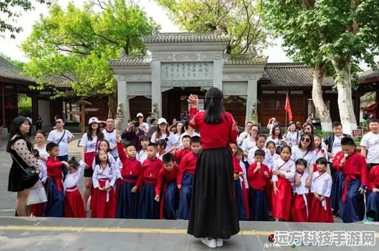 燃爆三国GM版来袭，炫酷卡牌竞技，重塑三国烽火传奇