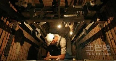 电梯下坠惊险体验，休闲游戏新宠来袭！
