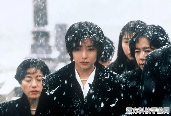 姬小满的泪目瞬间，情感交织的手游世界探索之旅