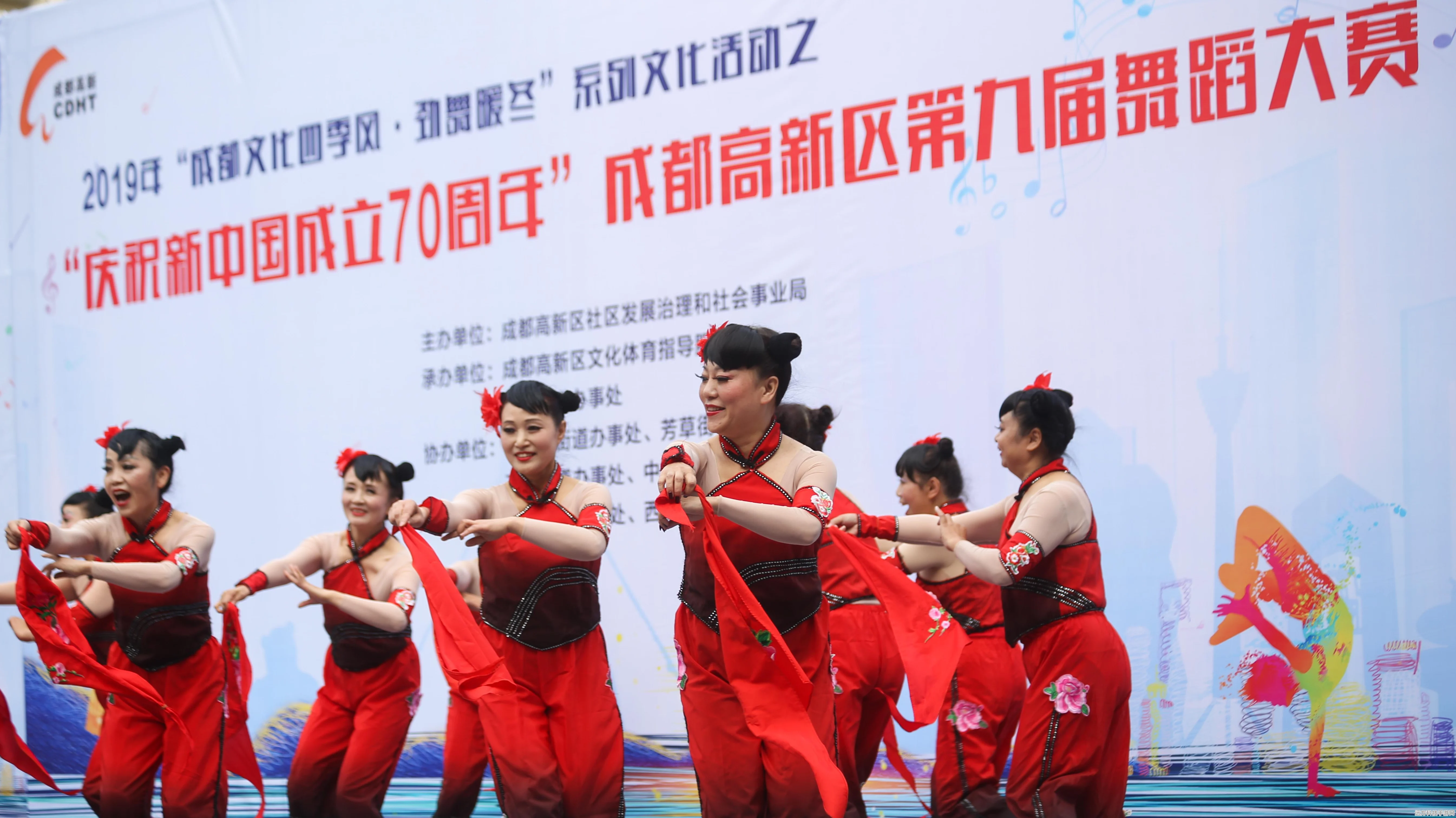 劲舞团手游新手蜕变记，从菜鸟到舞林高手的修炼秘籍