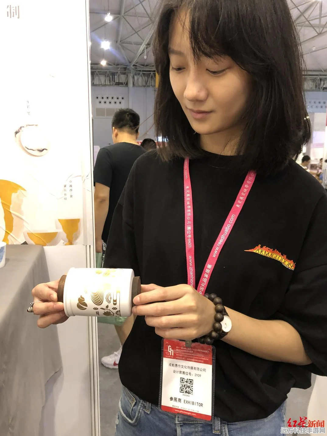 部落与弯刀手游，解锁礼物获取秘籍