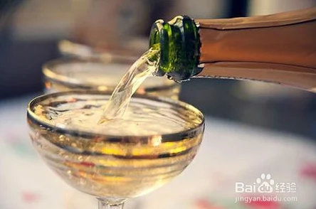 烟雨江湖泡酒秘方大揭秘，助你行走江湖更轻松！