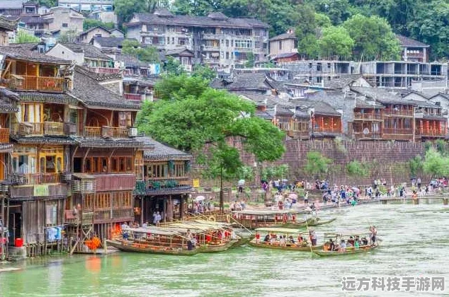 凤凰传奇游戏震撼登场，踏上传奇世界的冒险之旅